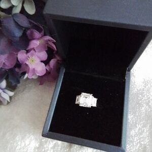 Elegant Silver Women's Ring